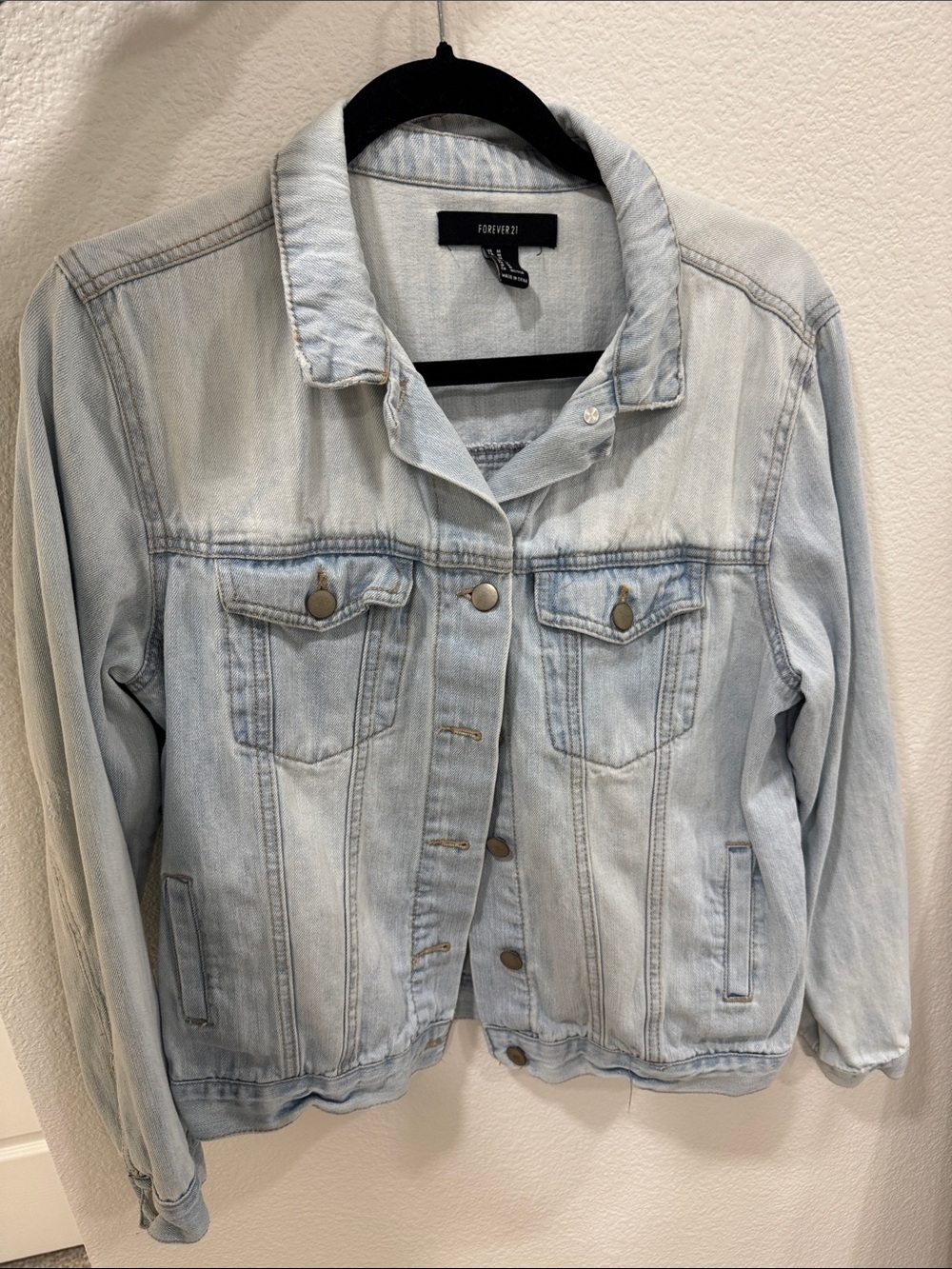 Forever 21 Women's Light Blue Denim Jean Jacket